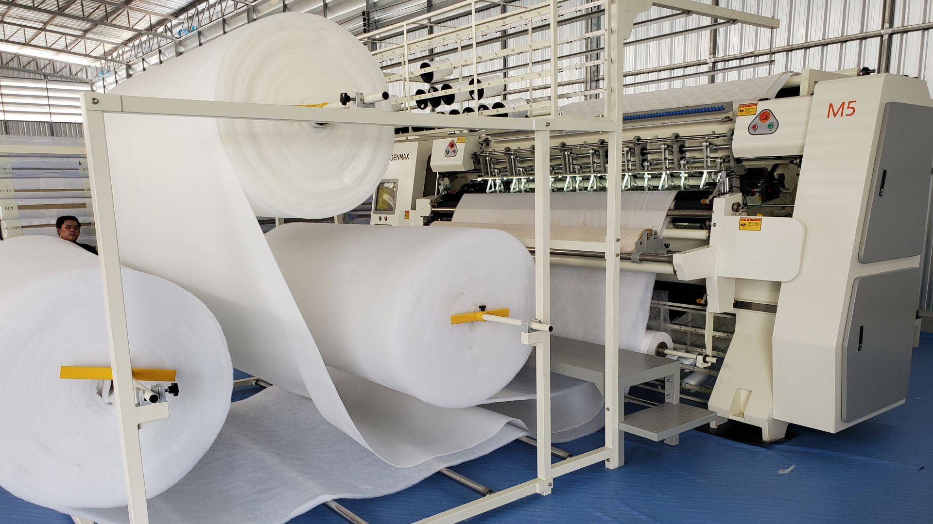GENMAX M5 High Speed Computerized Chain Stitch Multi-Needle Quilting Machin