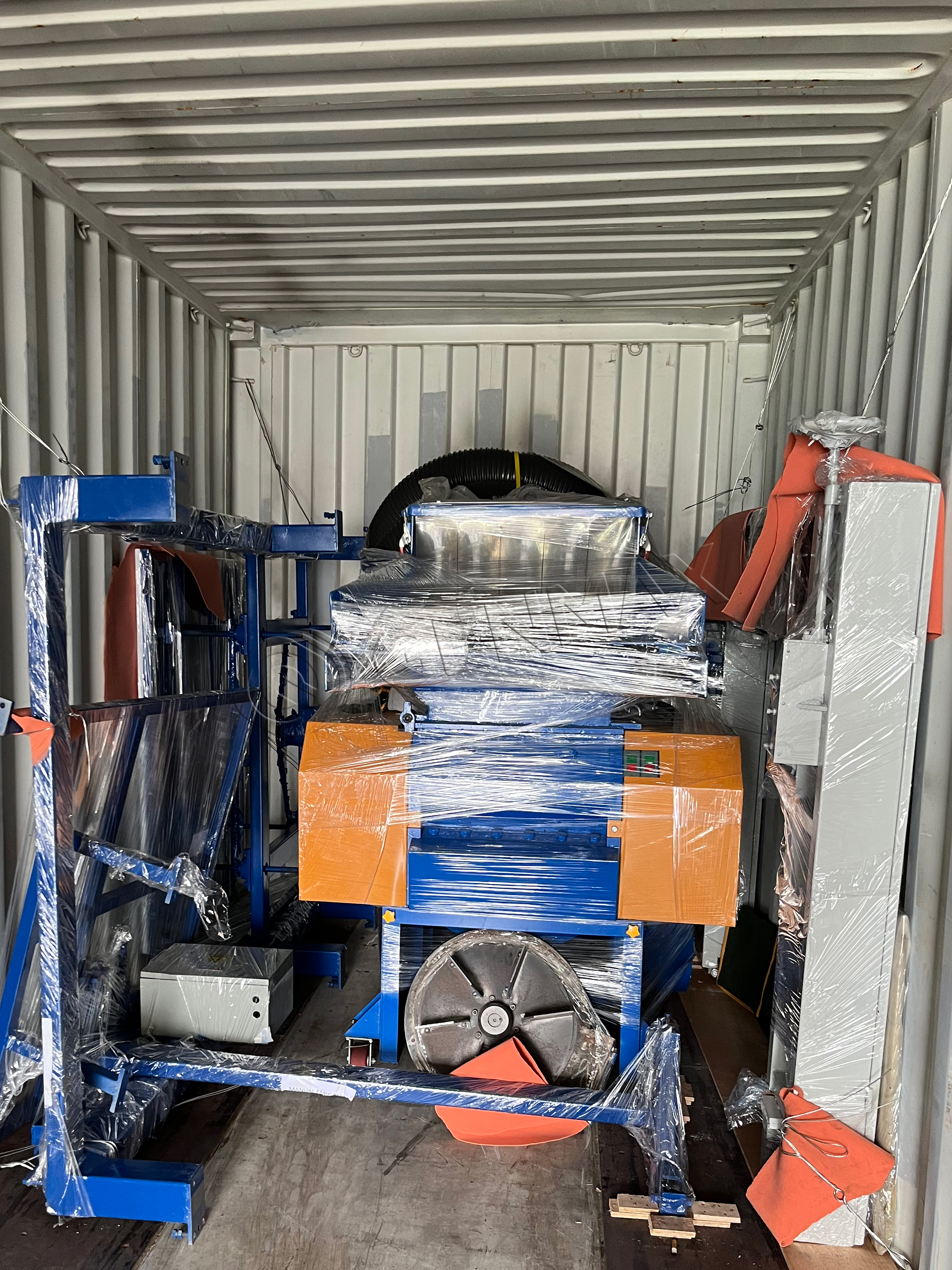 GENMAX-MATTRESS QUILTING&SPONGE MACHINE1